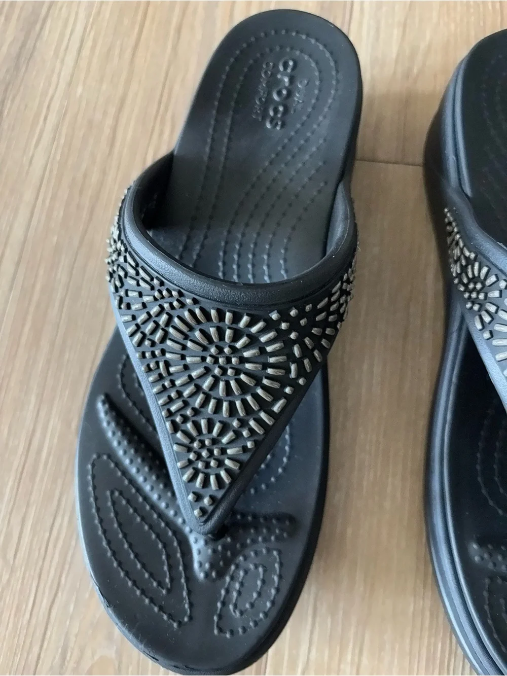 Crocs Monterey Diamante Wedge Sandals Slip On Black Metallic Women’s US 9 NWT